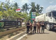 Atasi Krisis Air Bersih, Forkopimcam Halong dan PT Jhonlin Baratama Guyur 43 Ribu Liter Air ke Desa Terdampak