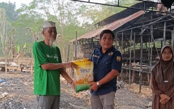 Yajid Fahmi Salurkan Bantuan untuk Korban Kebakaran Tiga Rumah di Jaranih
