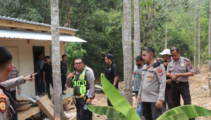 Delapan Rumah di Empat Desa Digeledah, Polisi Temukan Dua Senjata Api di HST