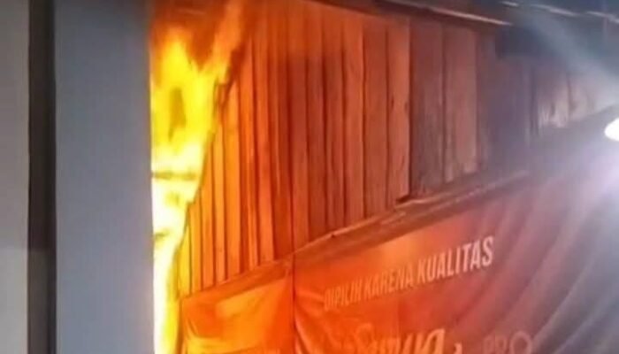 Kebakaran Rumah di Tabudarat Hulu HST, Lalu Lintas Jalur Provinsi Sempat Lumpuh